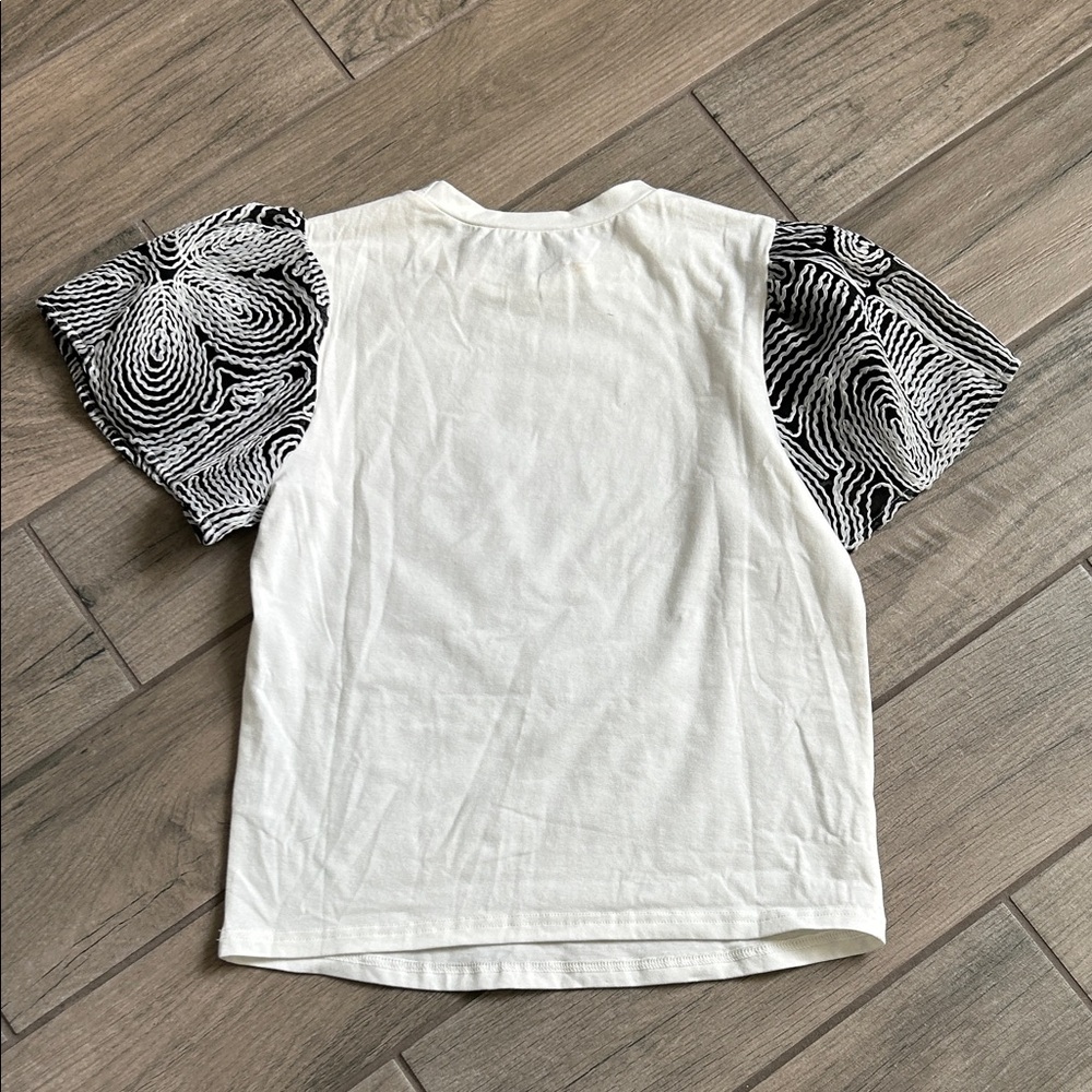 Elegant White and Black Women's Short Sleeve Top - Picture 4 of 5